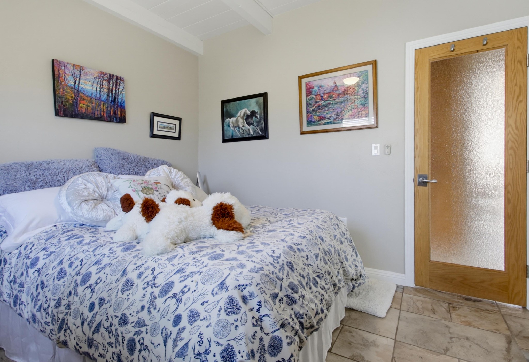 Virtual tour photo 22 of 37 for 519 Stratford Ct Unit R