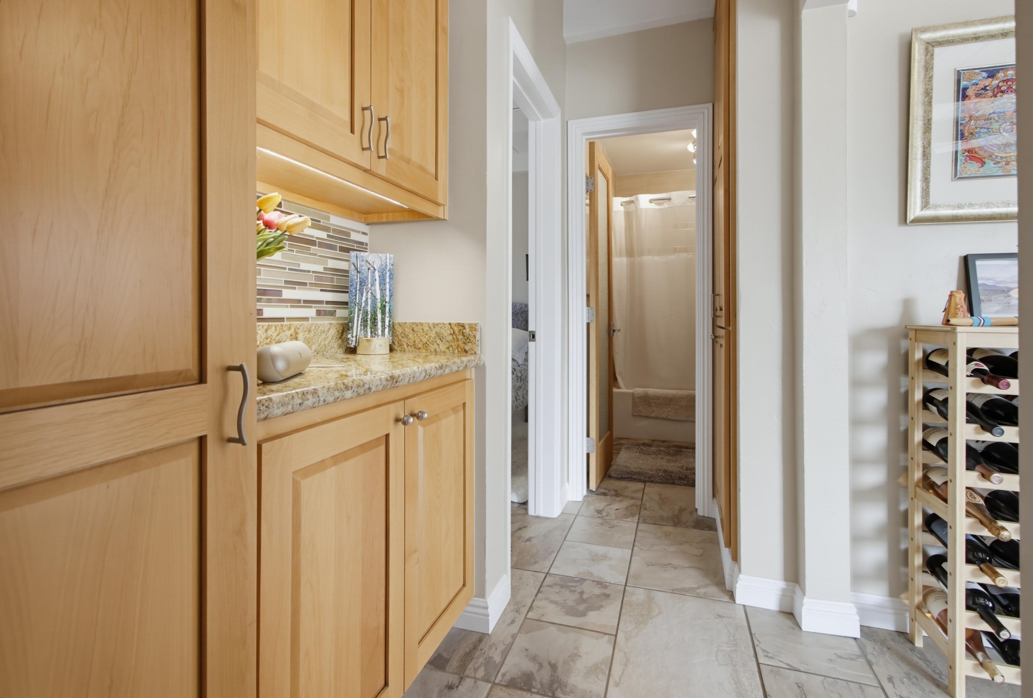 Virtual tour photo 31 of 37 for 519 Stratford Ct Unit R