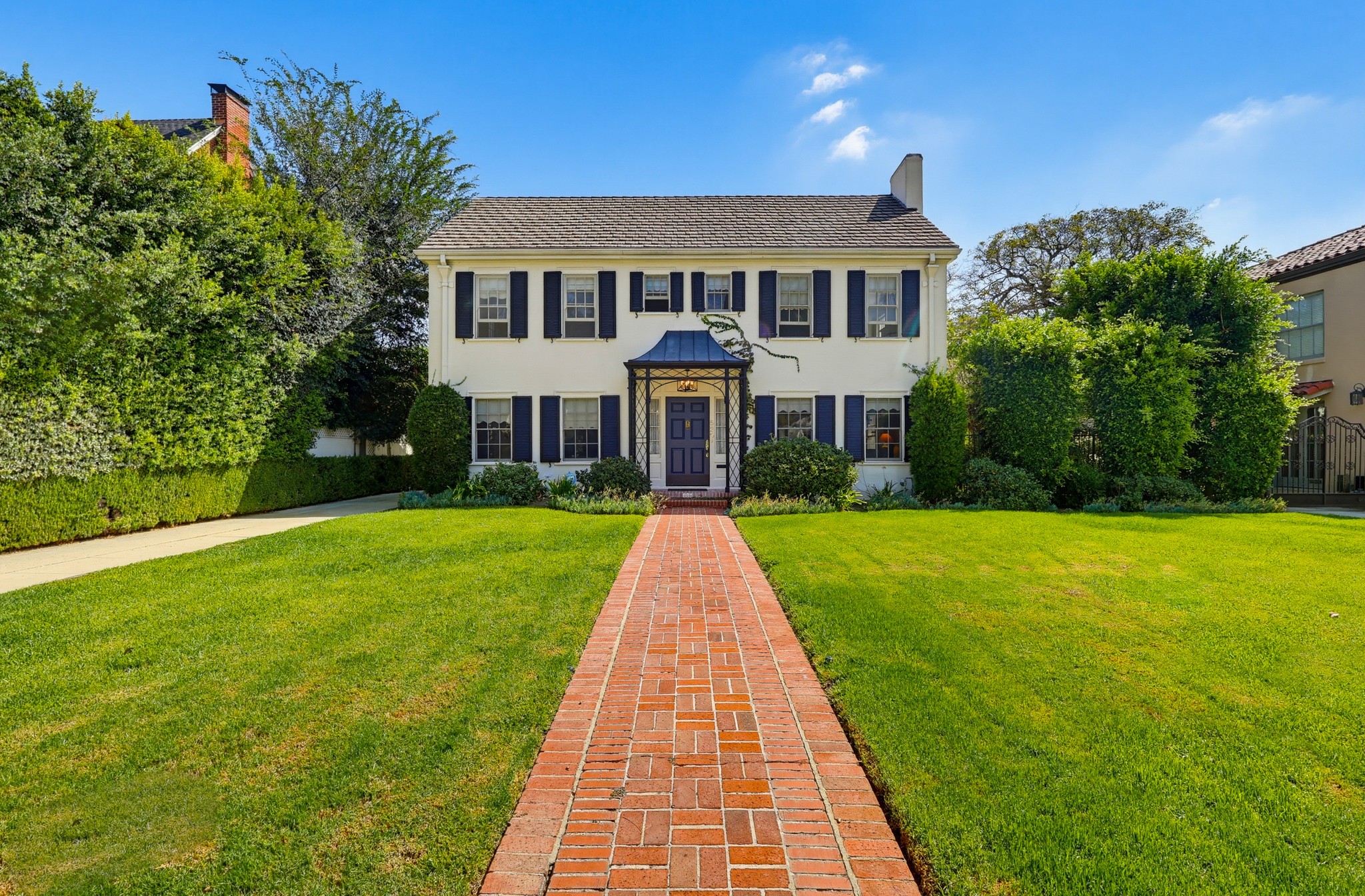 Virtual tour photo 1 of 152 for 520 S Irving Blvd
