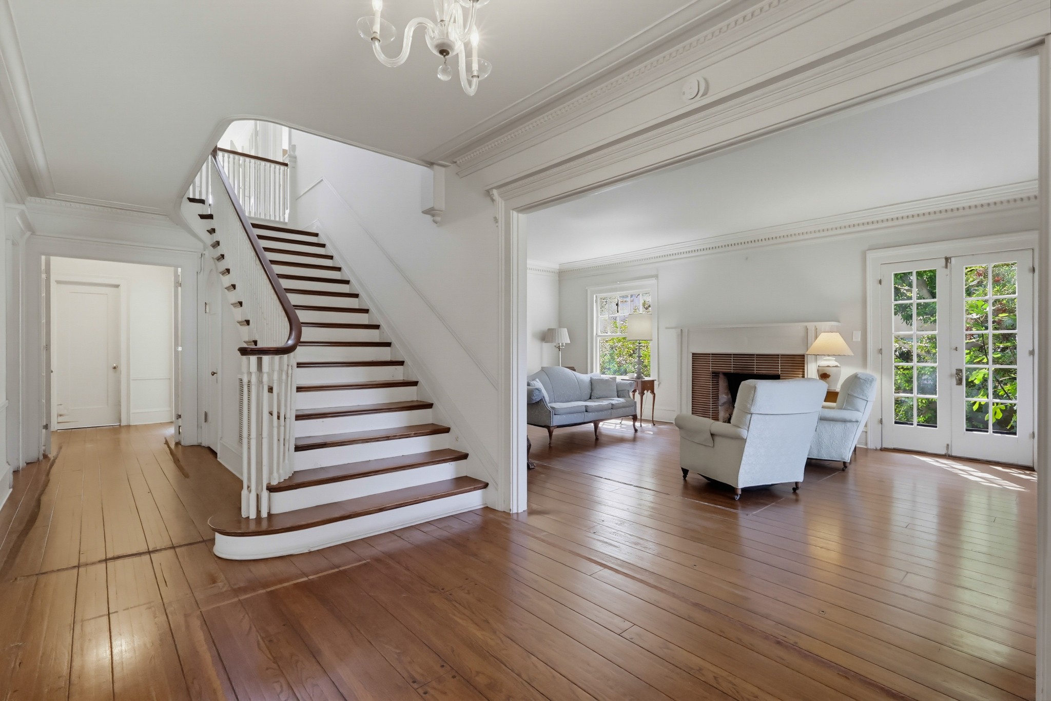 Virtual tour photo 6 of 152 for 520 S Irving Blvd