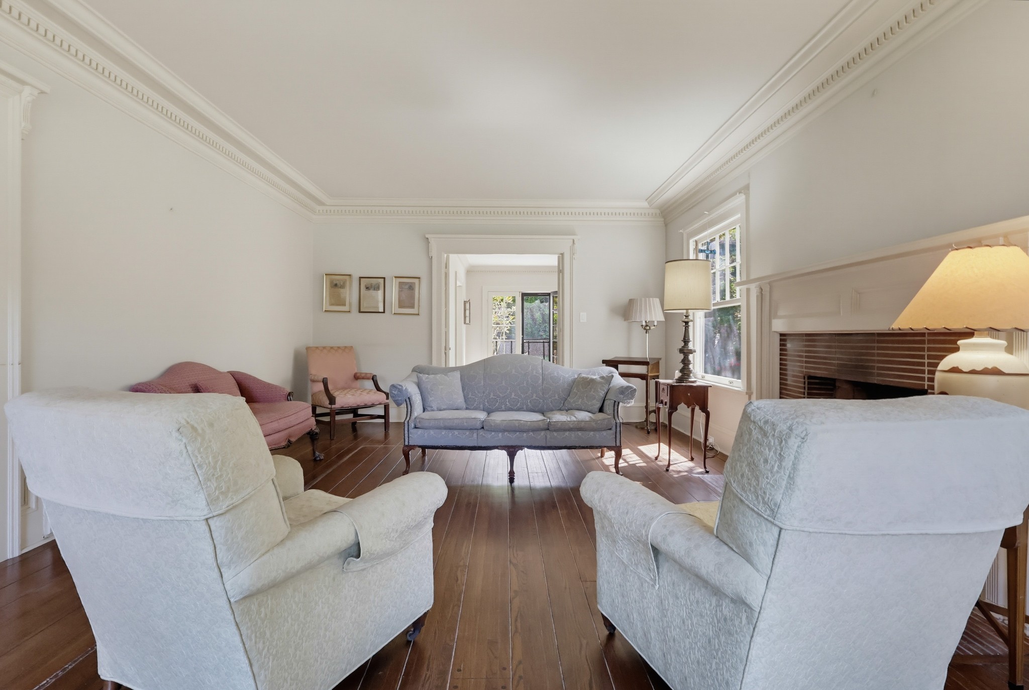 Virtual tour photo 8 of 152 for 520 S Irving Blvd