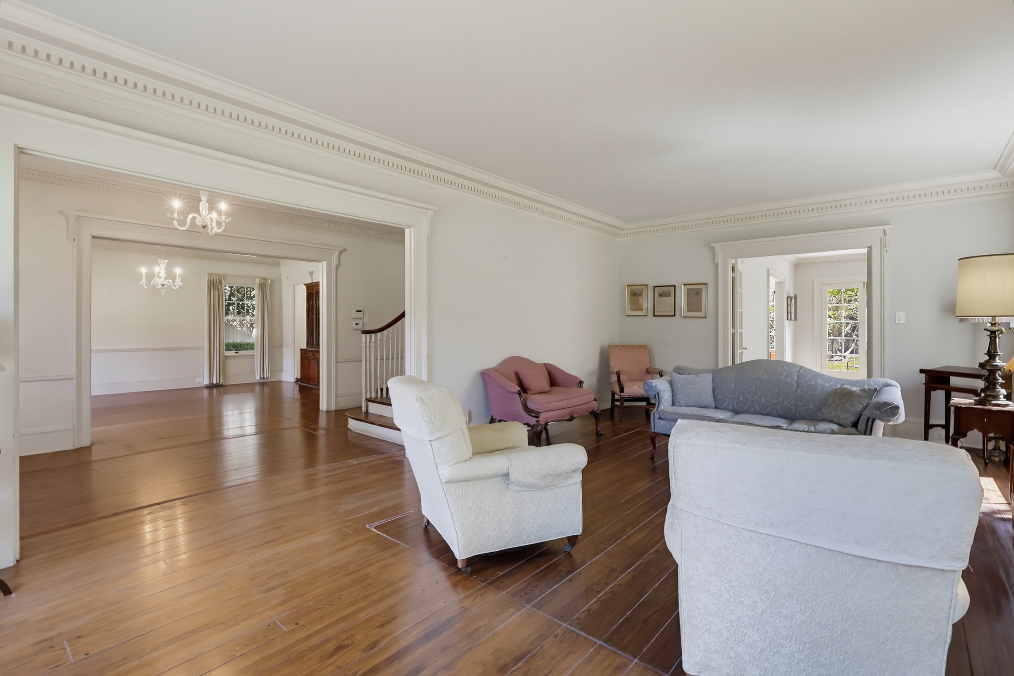 Virtual tour photo 9 of 152 for 520 S Irving Blvd