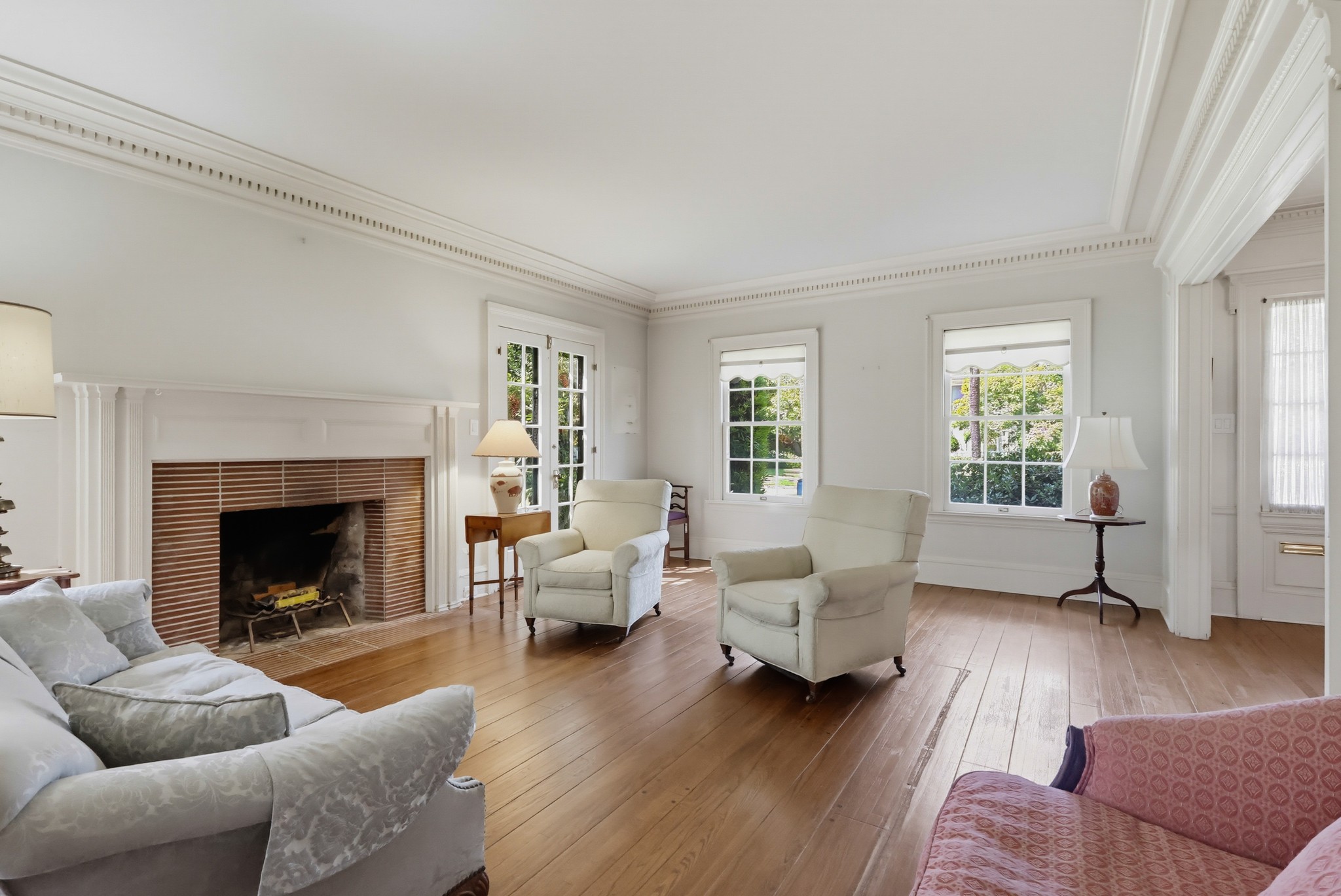 Virtual tour photo 10 of 152 for 520 S Irving Blvd