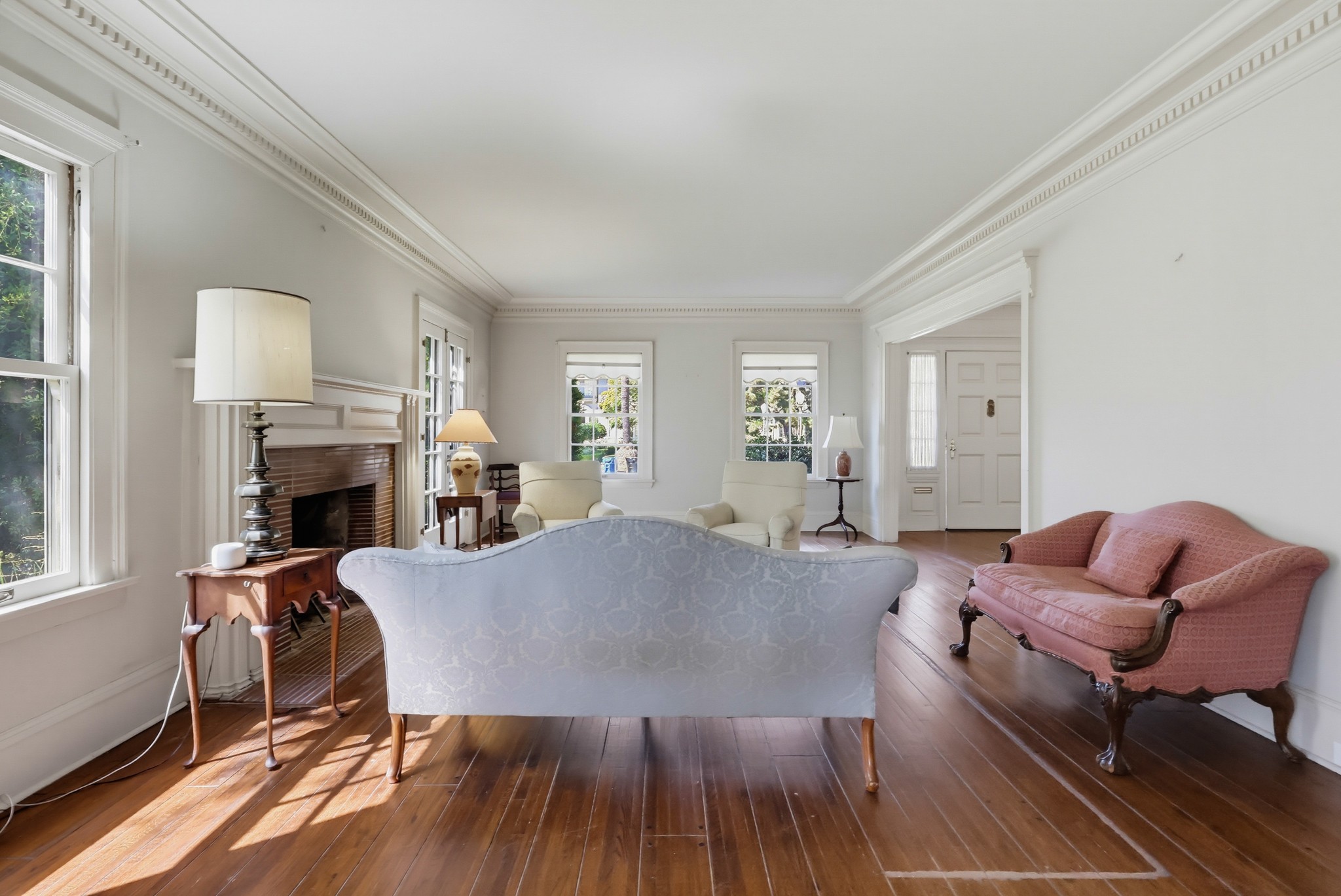 Virtual tour photo 11 of 152 for 520 S Irving Blvd