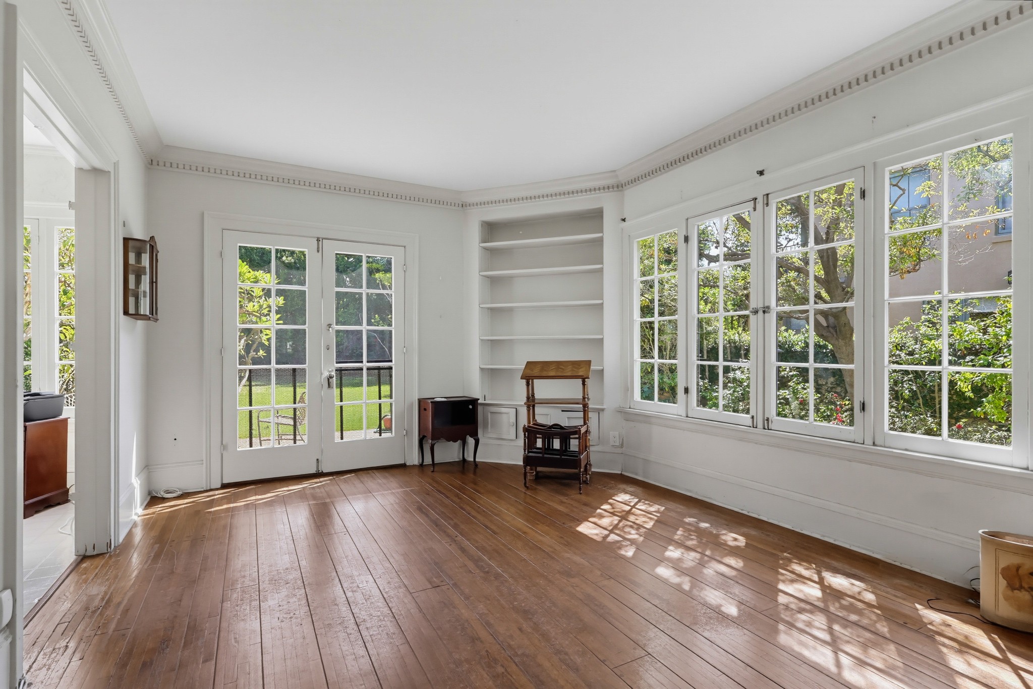 Virtual tour photo 13 of 152 for 520 S Irving Blvd