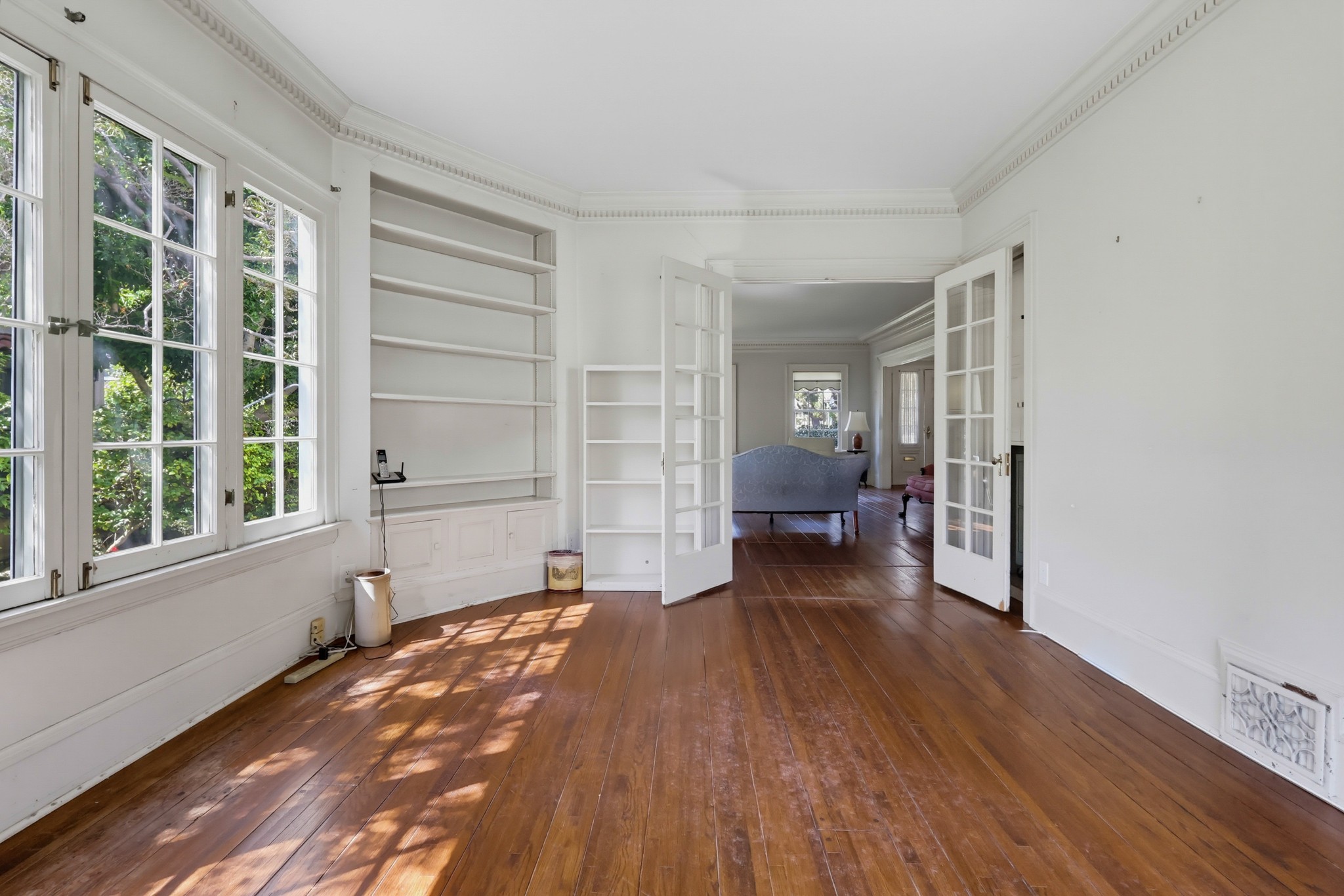 Virtual tour photo 16 of 152 for 520 S Irving Blvd