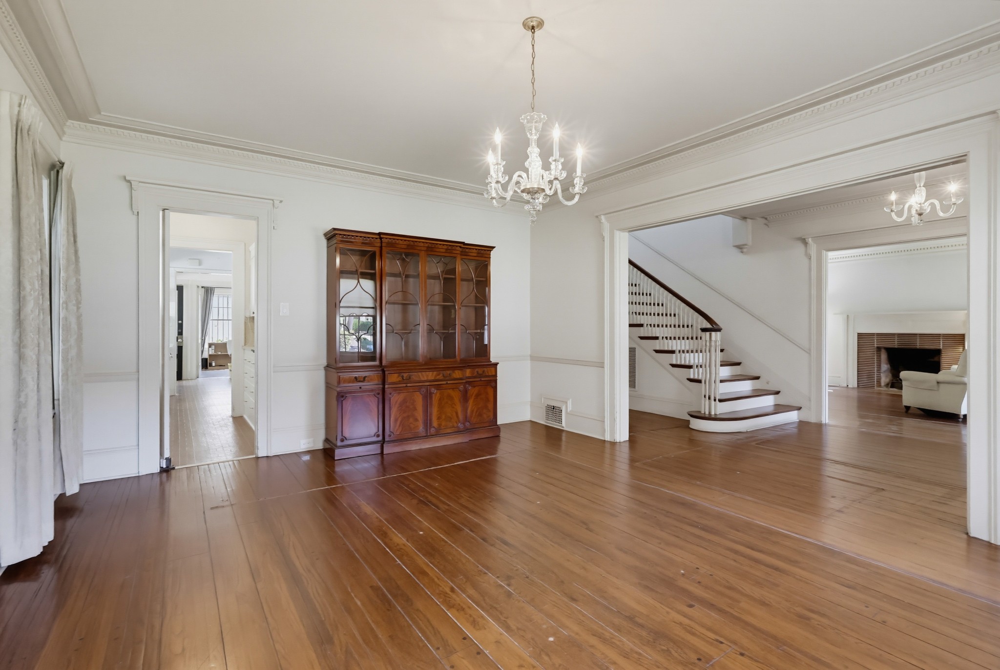 Virtual tour photo 22 of 152 for 520 S Irving Blvd