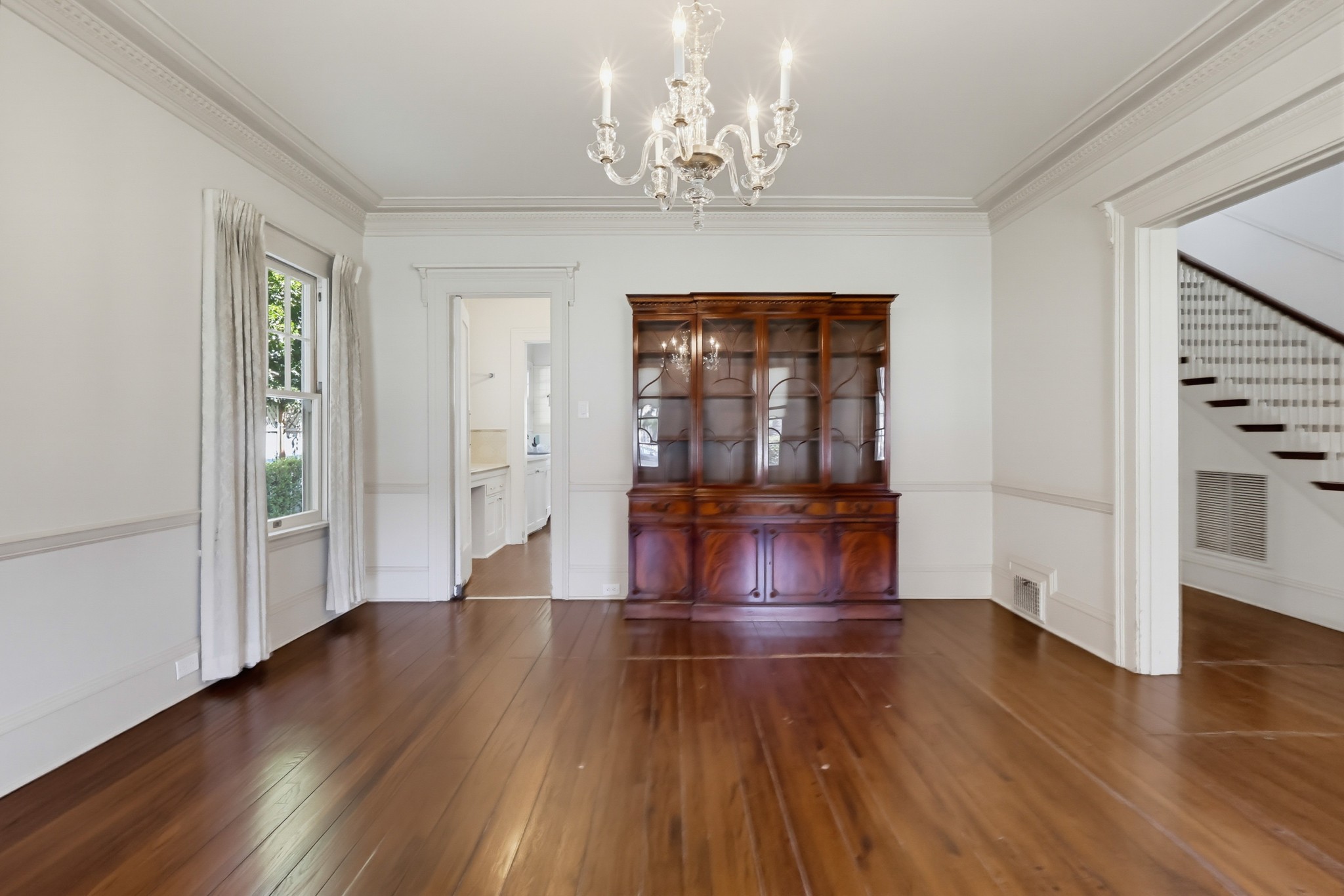 Virtual tour photo 23 of 152 for 520 S Irving Blvd