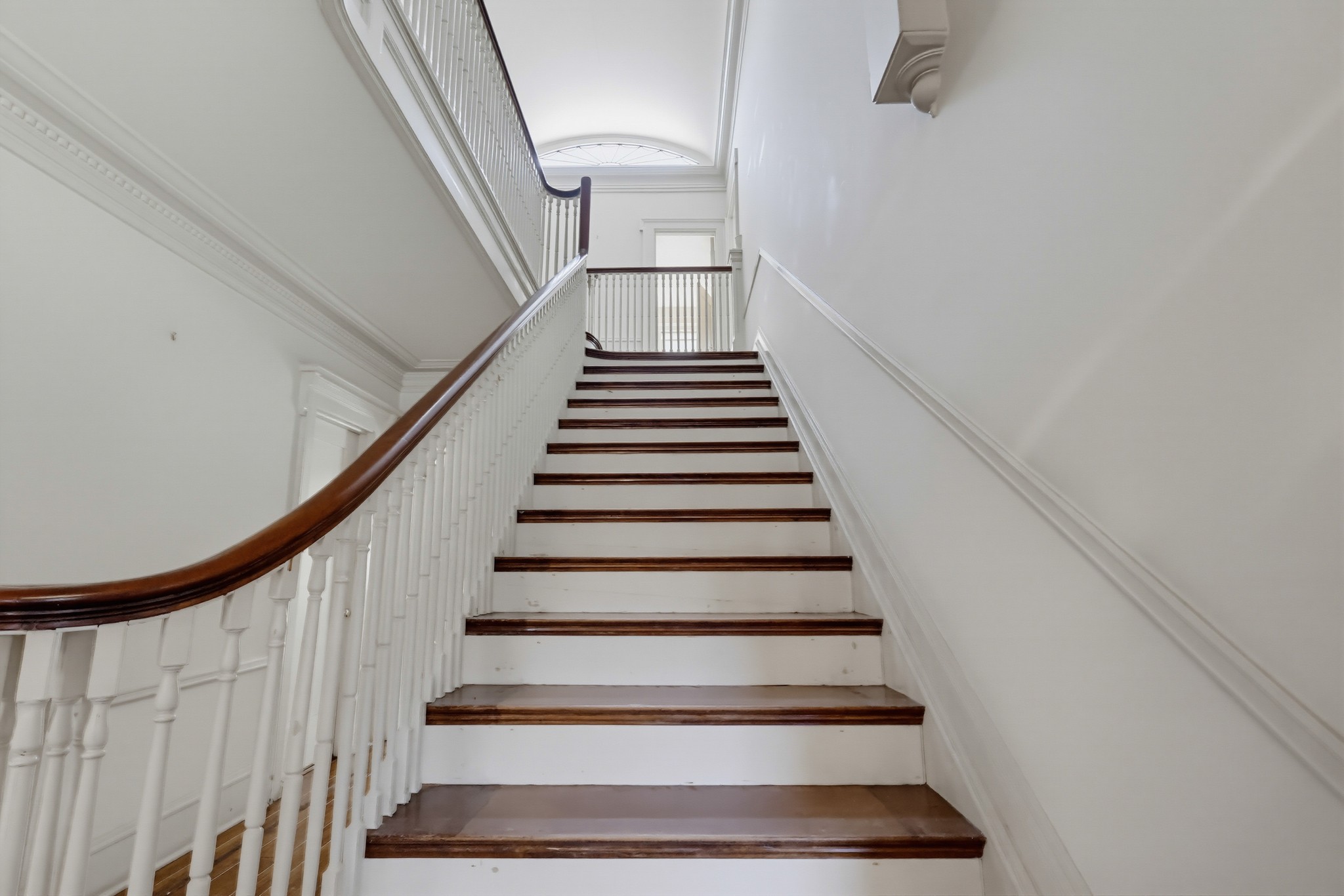 Virtual tour photo 41 of 152 for 520 S Irving Blvd