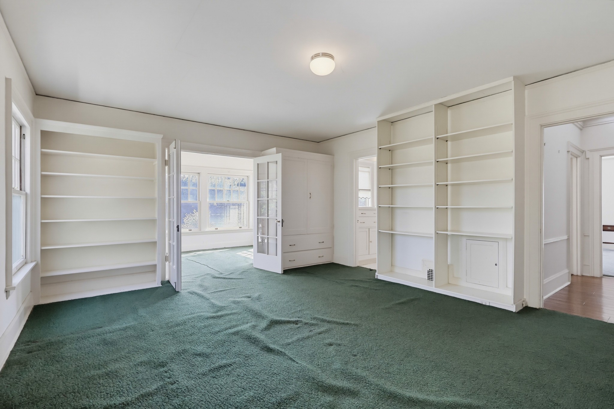 Virtual tour photo 58 of 152 for 520 S Irving Blvd