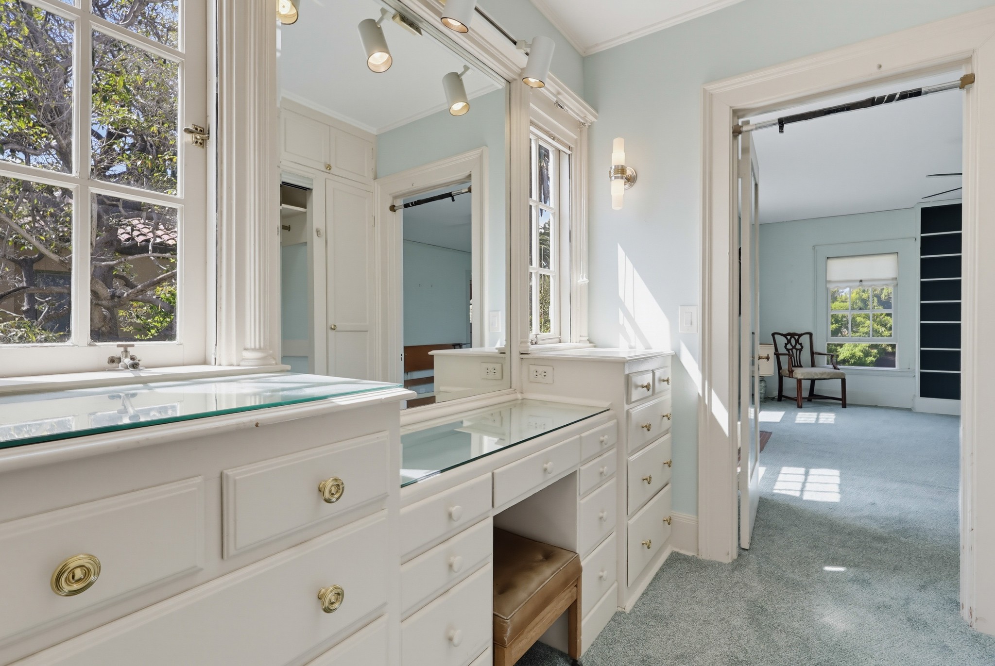 Virtual tour photo 85 of 152 for 520 S Irving Blvd