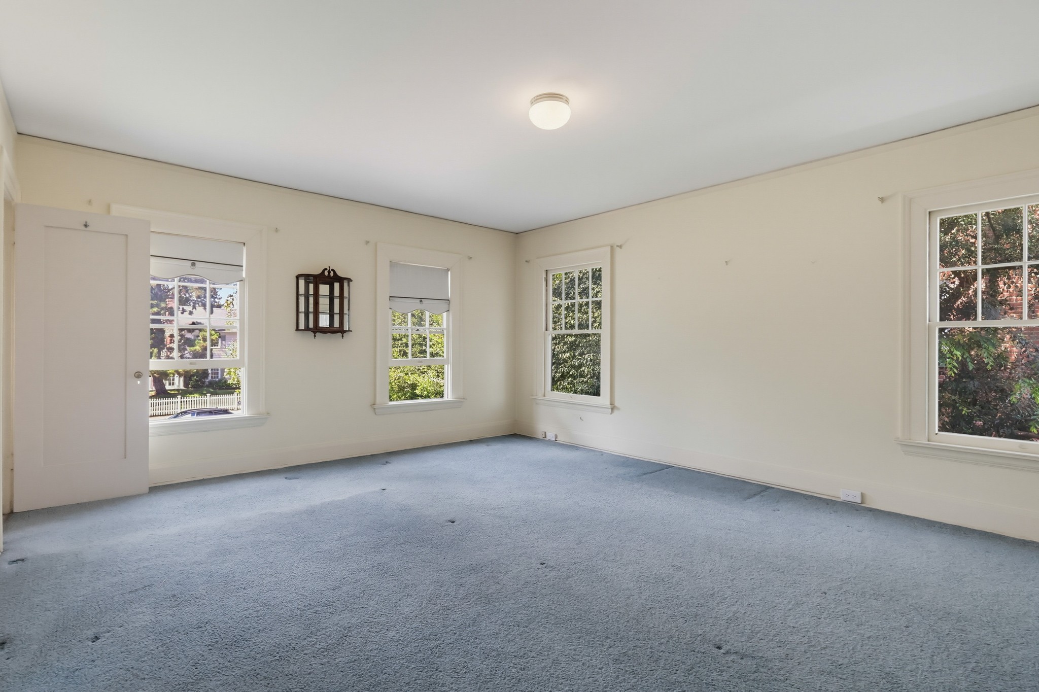 Virtual tour photo 89 of 152 for 520 S Irving Blvd