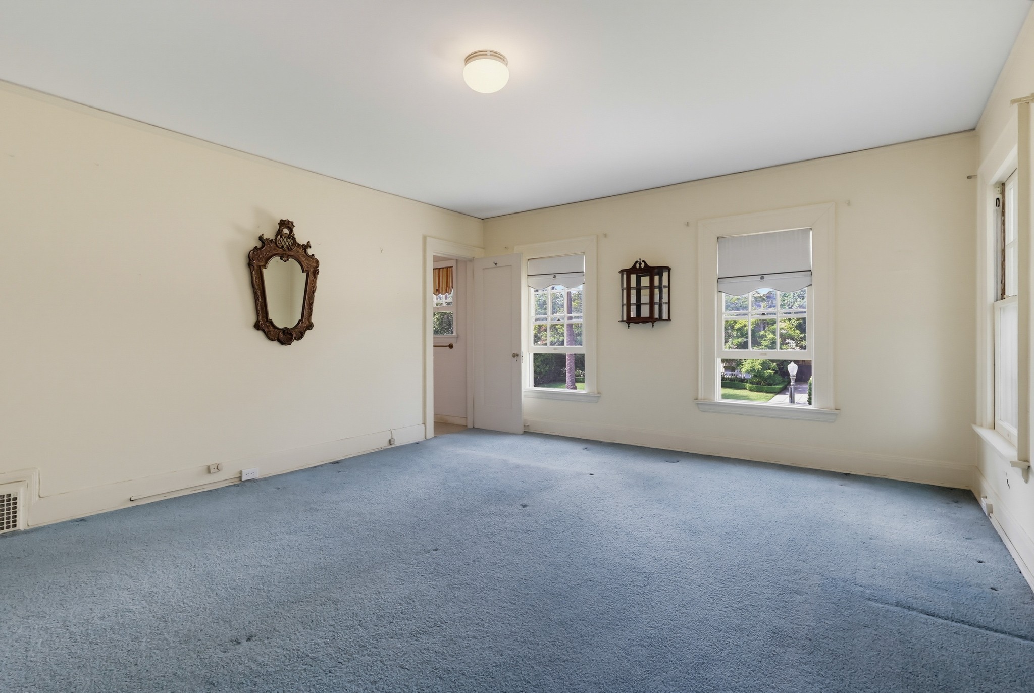 Virtual tour photo 91 of 152 for 520 S Irving Blvd