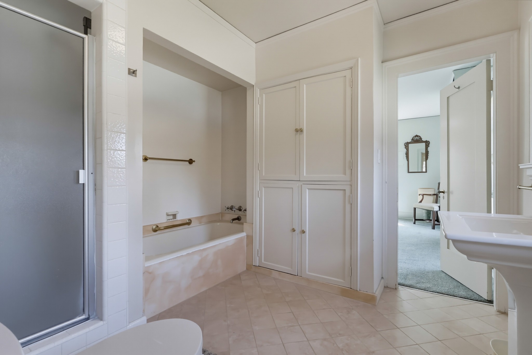 Virtual tour photo 95 of 152 for 520 S Irving Blvd