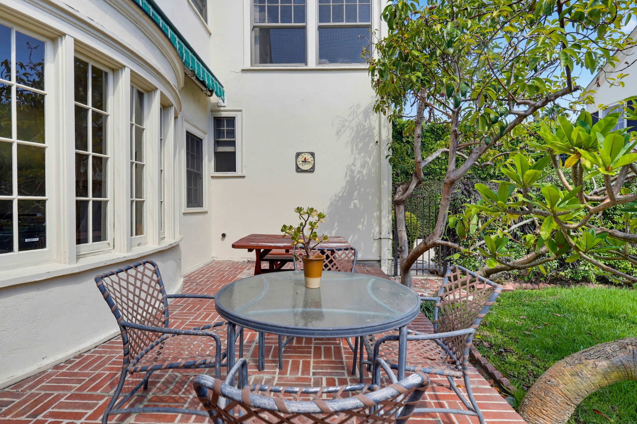 Virtual tour photo 100 of 152 for 520 S Irving Blvd