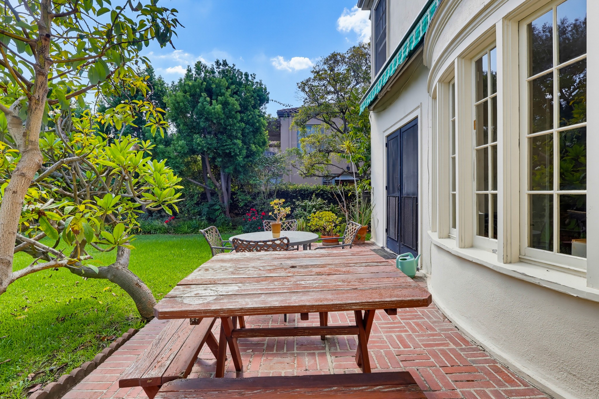 Virtual tour photo 102 of 152 for 520 S Irving Blvd
