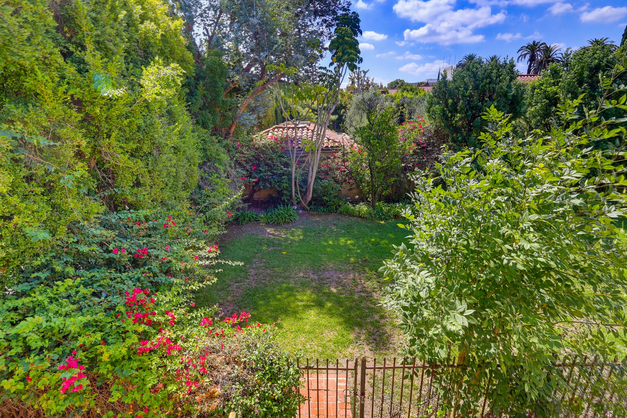 Virtual tour photo 122 of 152 for 520 S Irving Blvd
