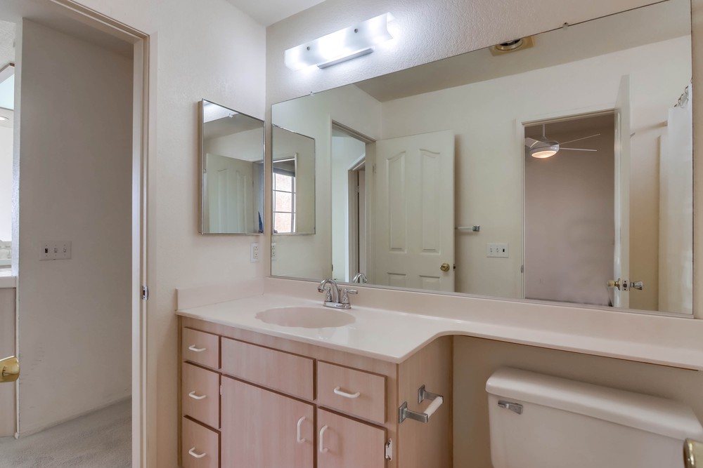 Virtual tour photo 44 of 49 for 521 Arbor Dr