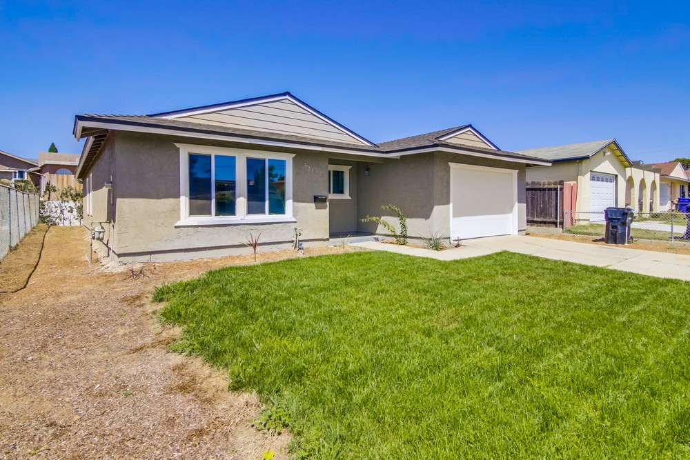Virtual tour photo 3 of 47 for 5214 Olvera Ave
