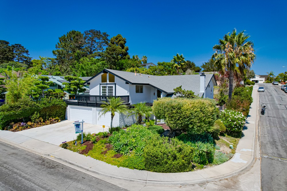 Virtual tour photo 3 of 46 for 5215 Edgeworth Rd