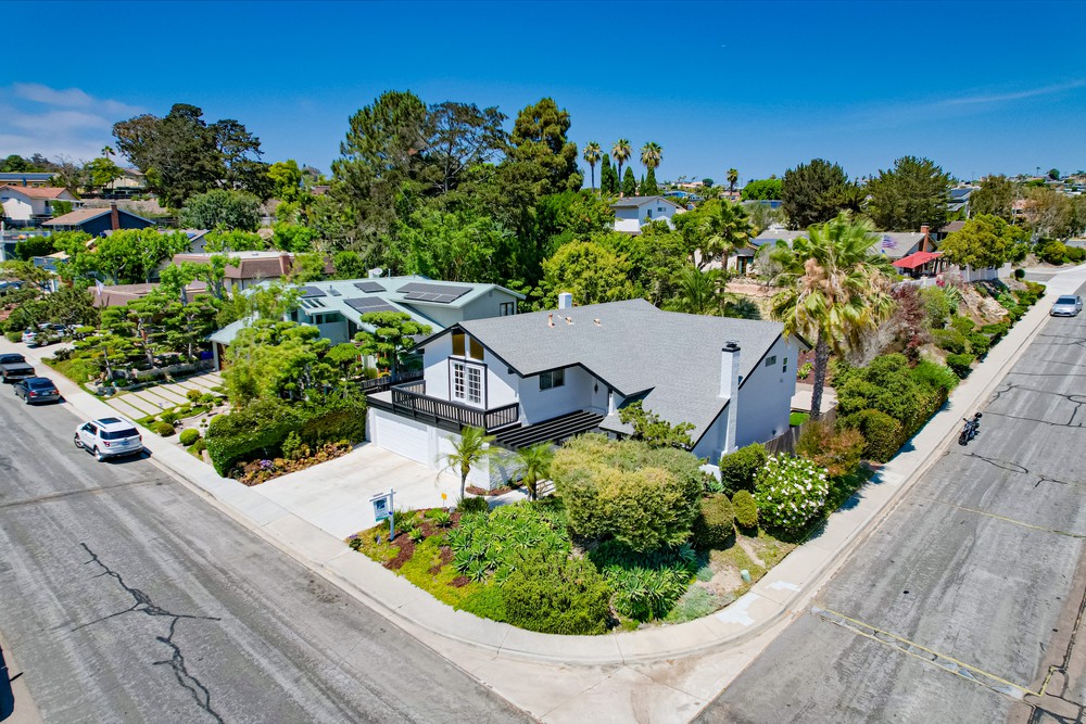 Virtual tour photo 15 of 46 for 5215 Edgeworth Rd