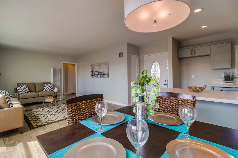 Virtual tour photo 11 of 37 for 5221 Reynolds St