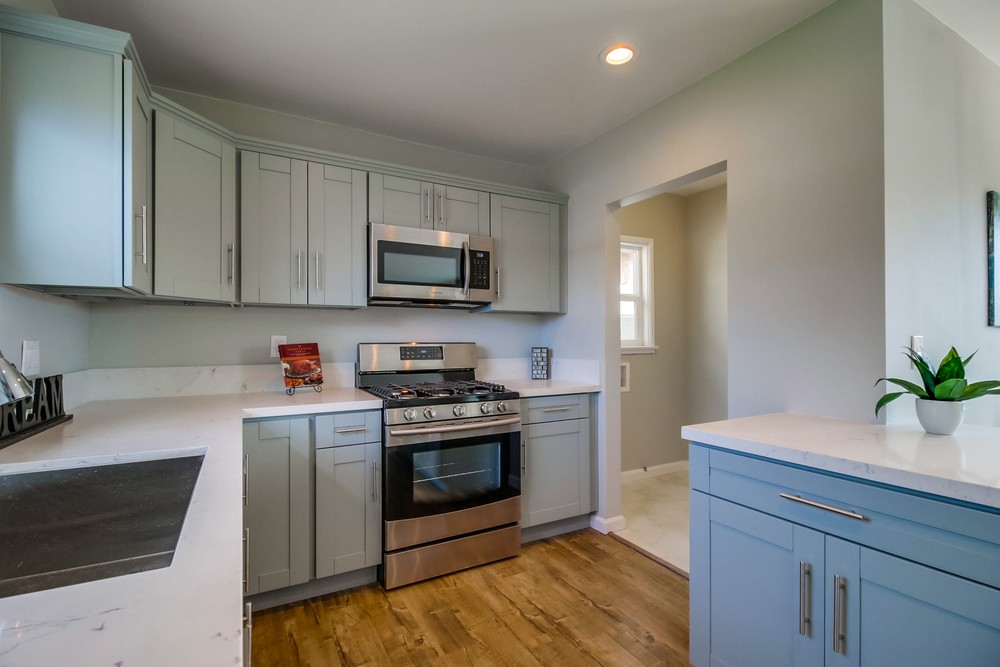Virtual tour photo 17 of 37 for 5221 Reynolds St