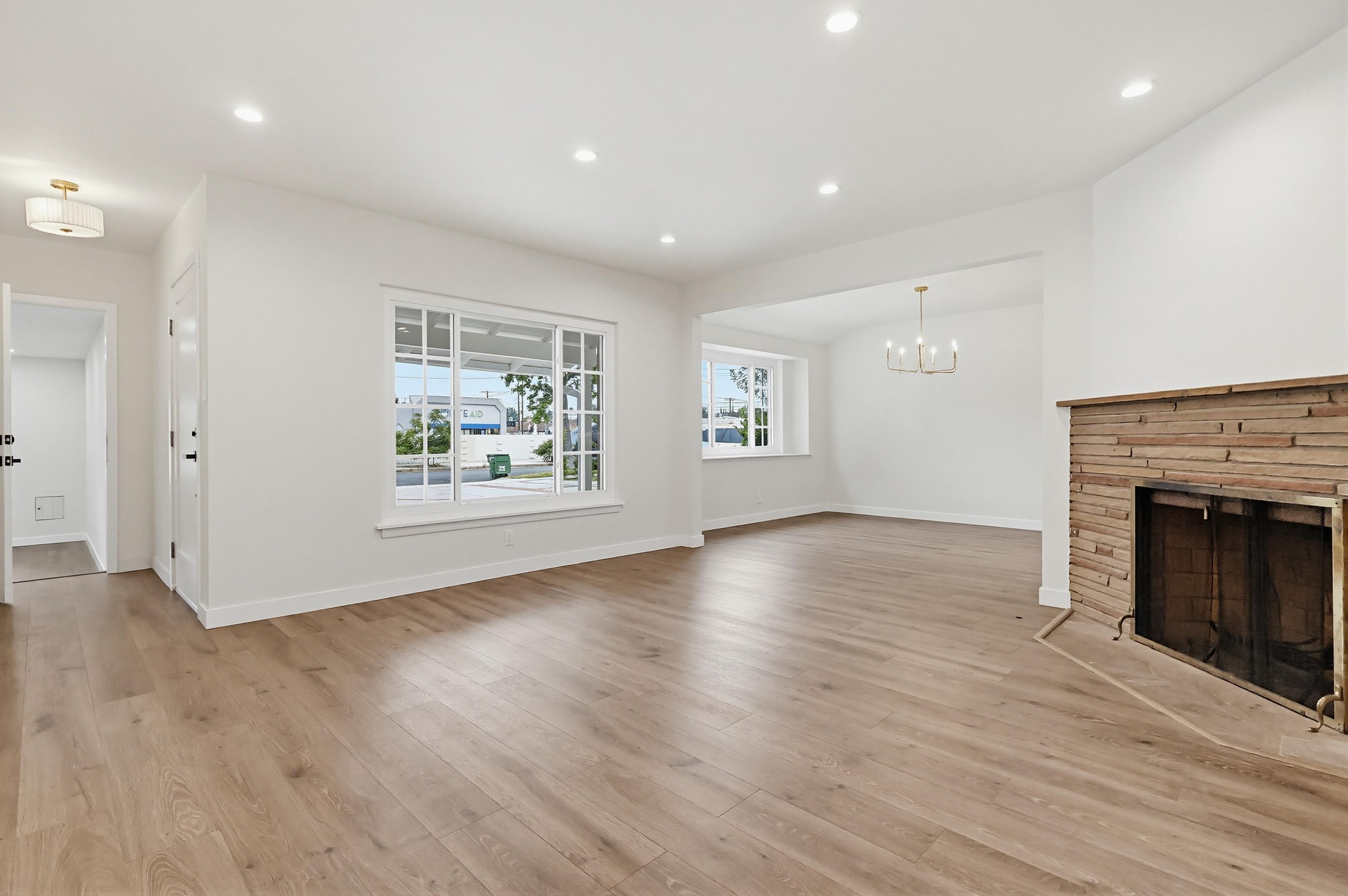 Virtual tour photo 10 of 62 for 5225 Babcock Ave
