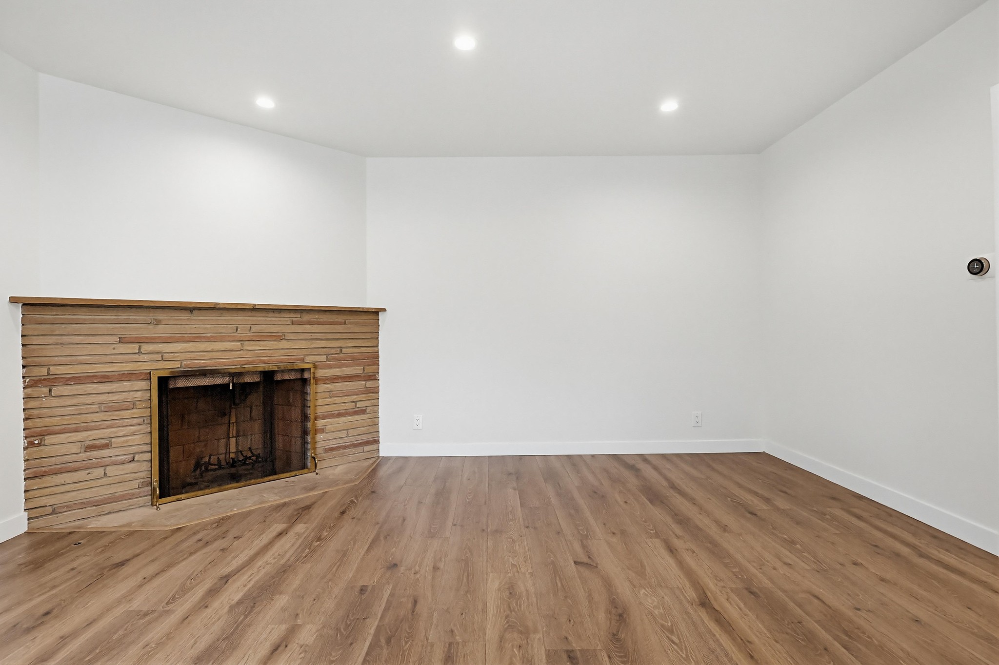 Virtual tour photo 12 of 62 for 5225 Babcock Ave