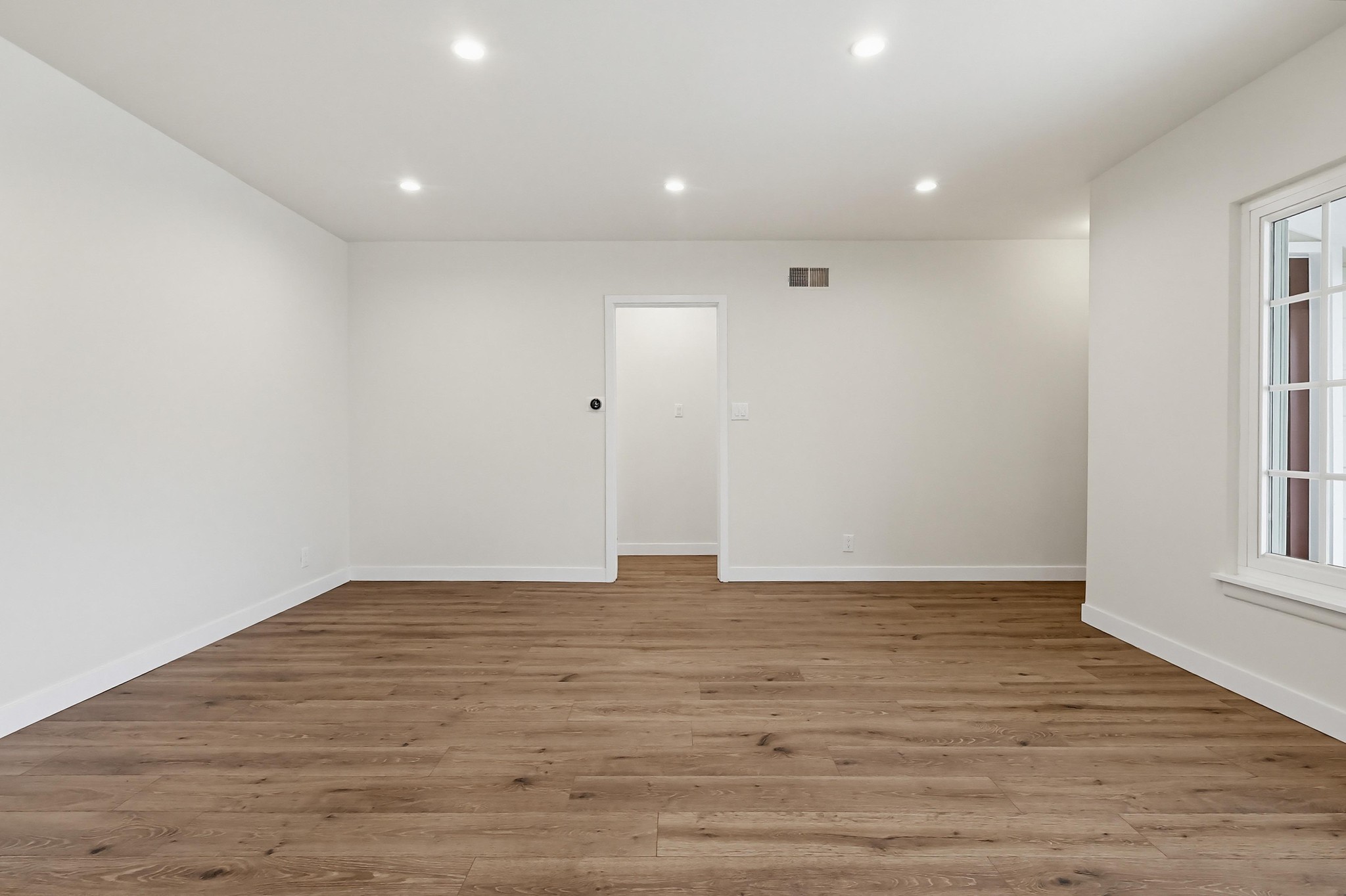 Virtual tour photo 13 of 62 for 5225 Babcock Ave