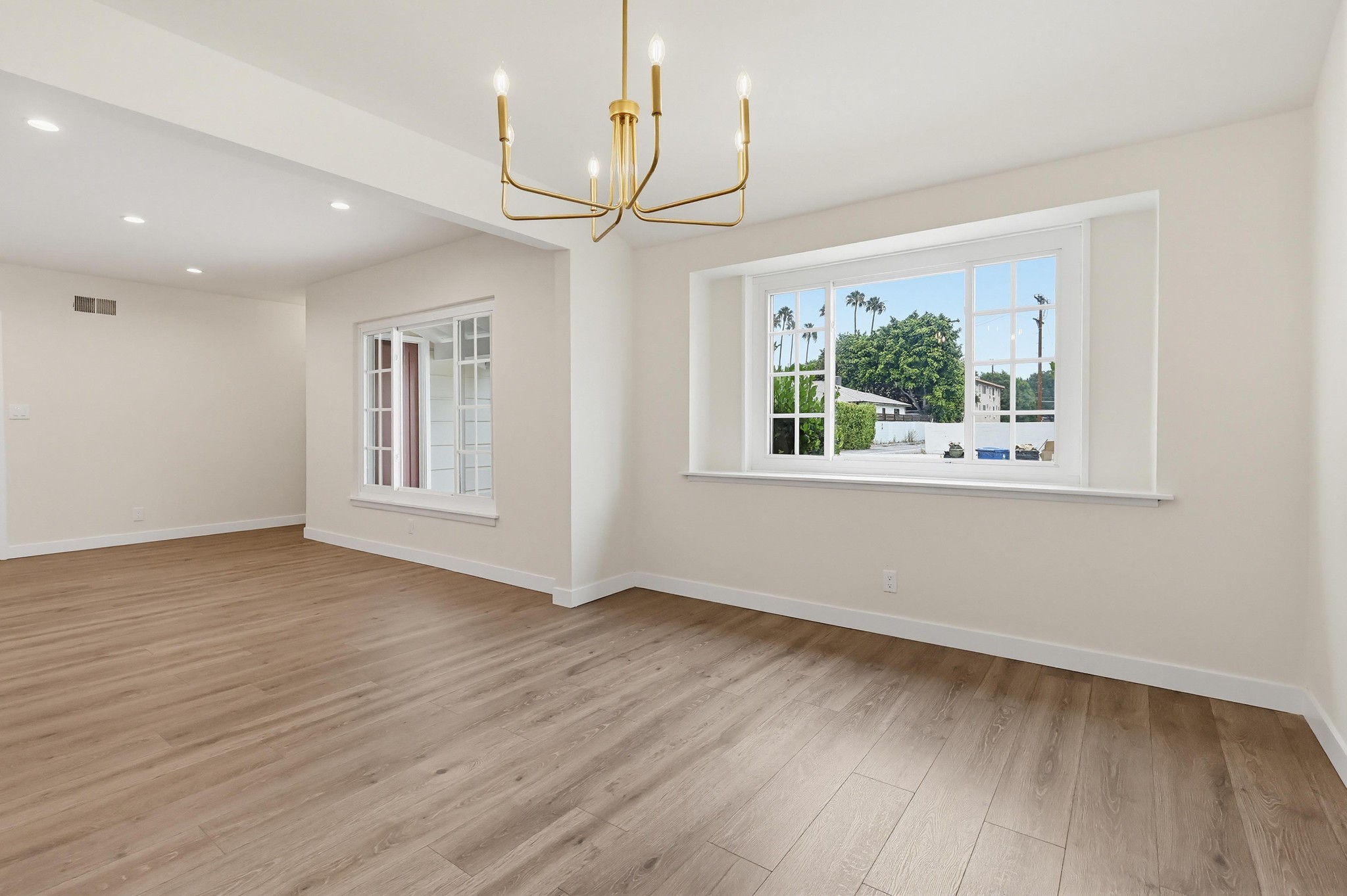Virtual tour photo 20 of 62 for 5225 Babcock Ave