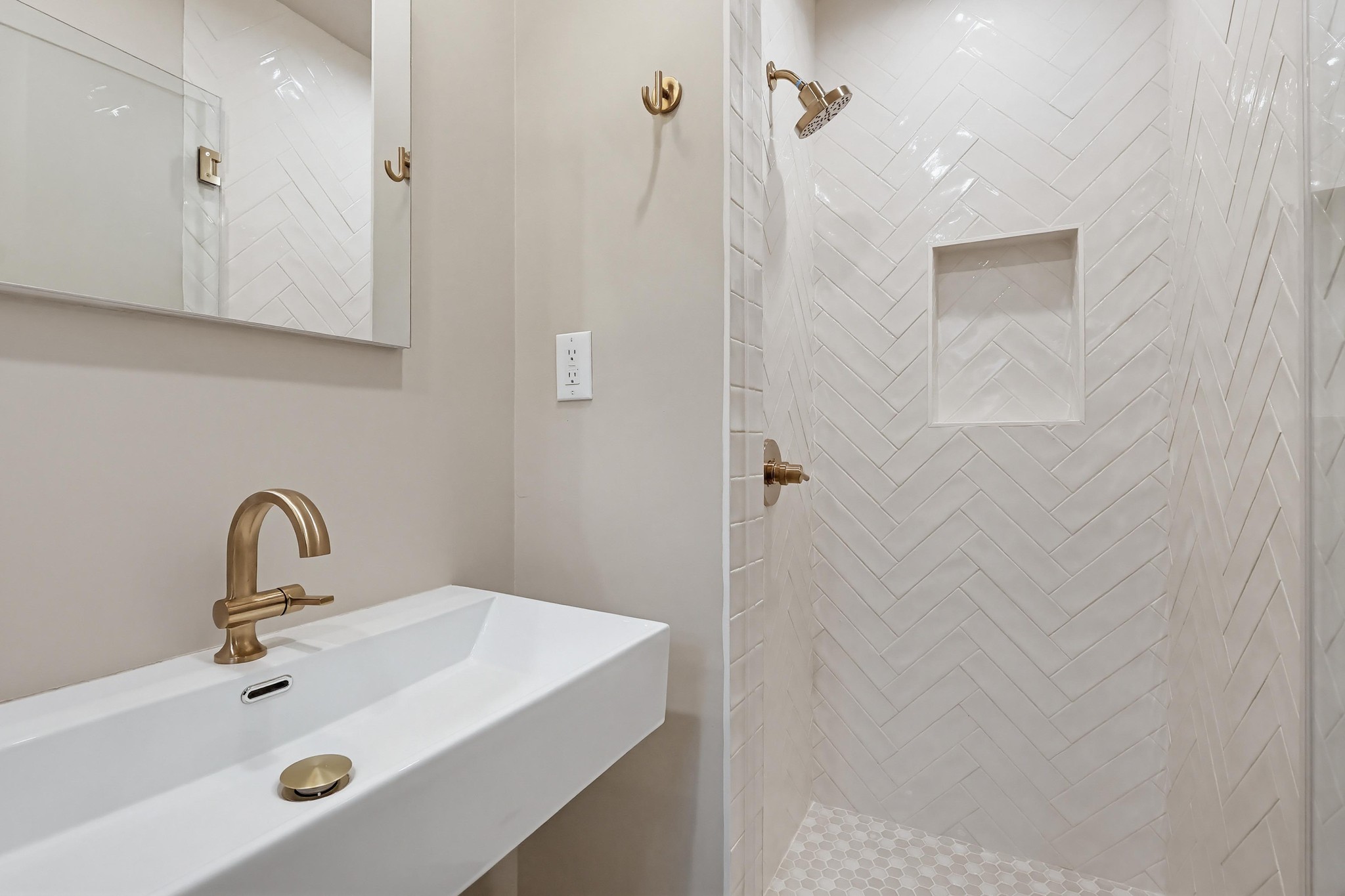 Virtual tour photo 30 of 62 for 5225 Babcock Ave