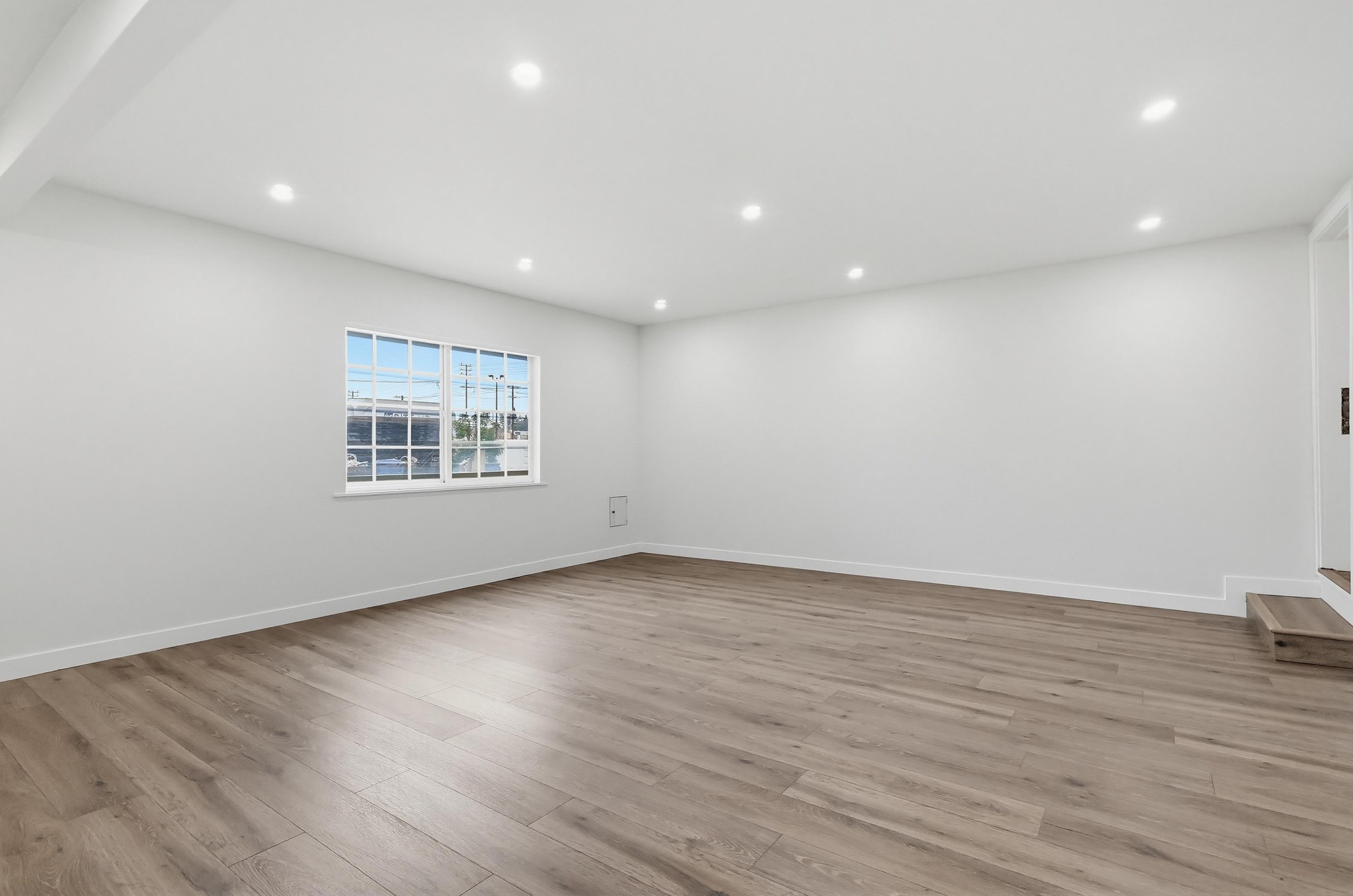 Virtual tour photo 32 of 62 for 5225 Babcock Ave
