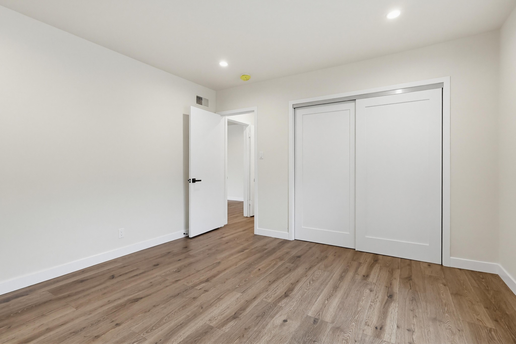 Virtual tour photo 37 of 62 for 5225 Babcock Ave