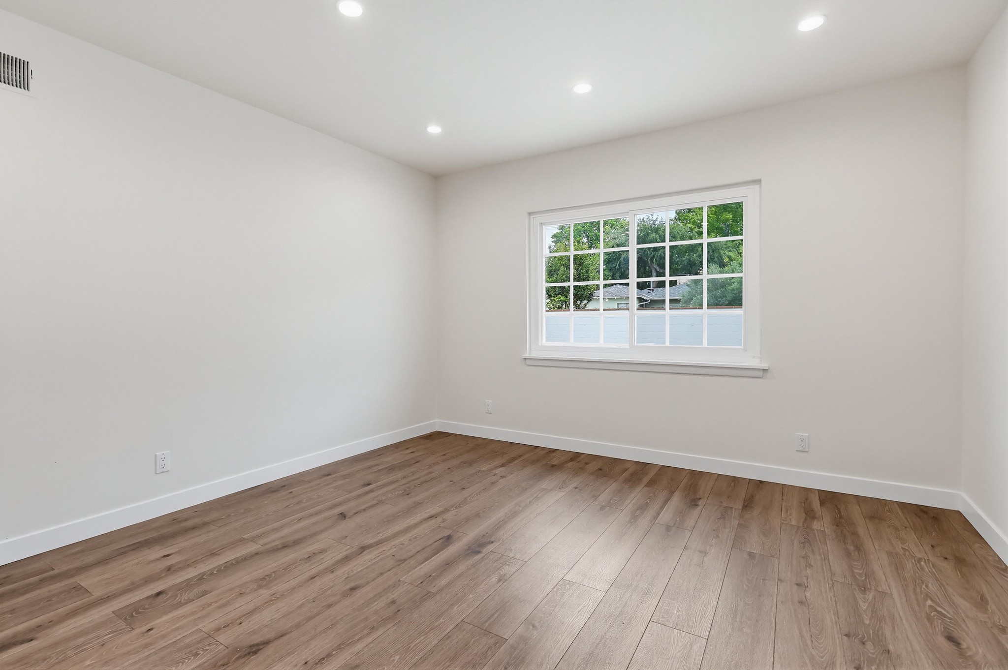 Virtual tour photo 45 of 62 for 5225 Babcock Ave