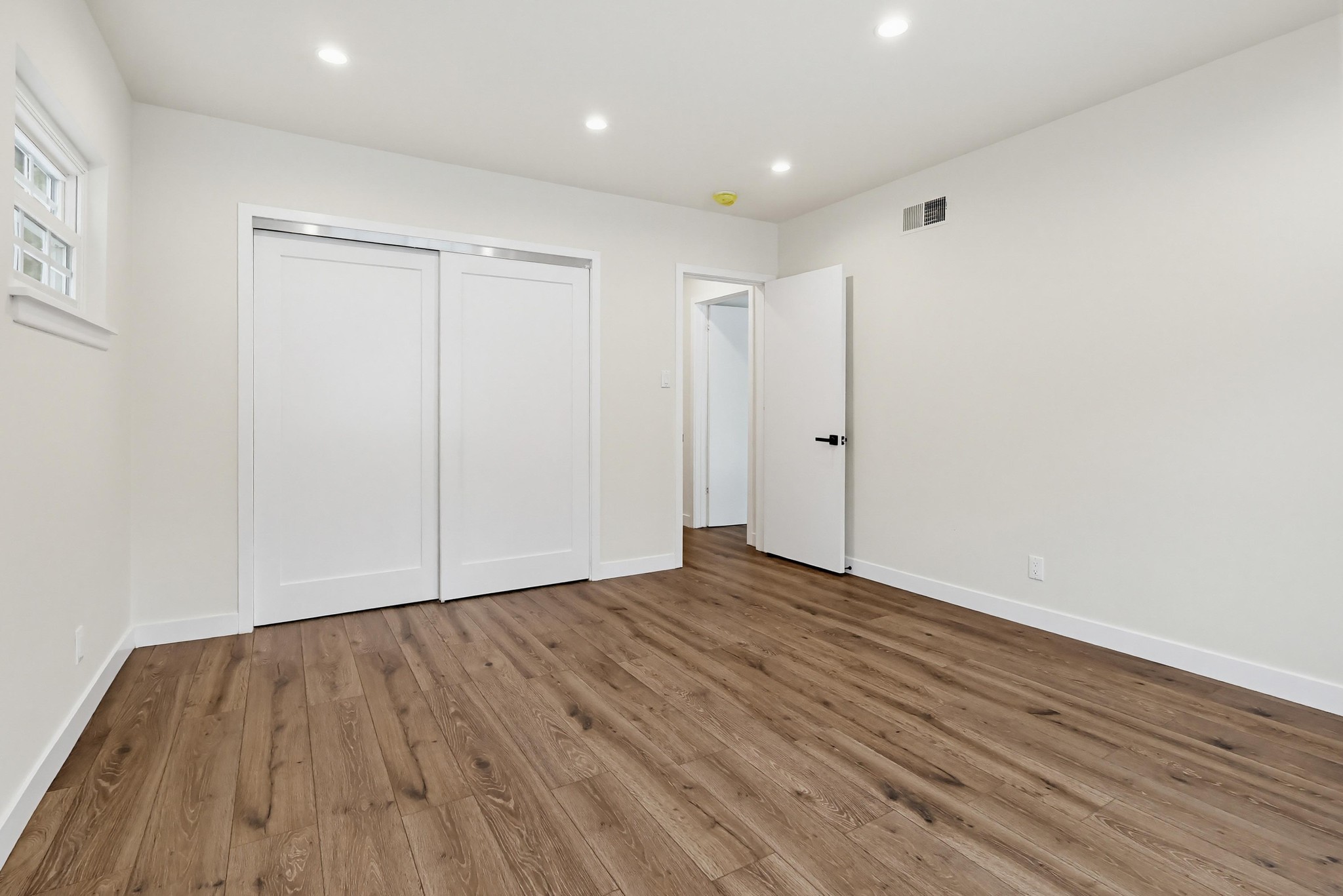 Virtual tour photo 46 of 62 for 5225 Babcock Ave