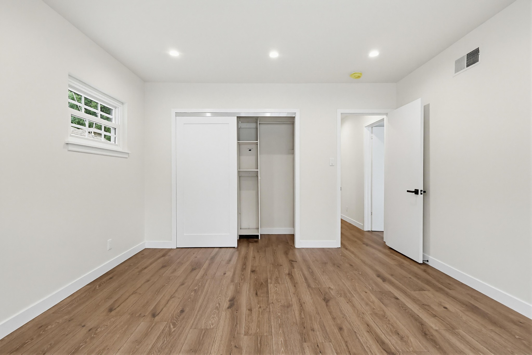 Virtual tour photo 48 of 62 for 5225 Babcock Ave