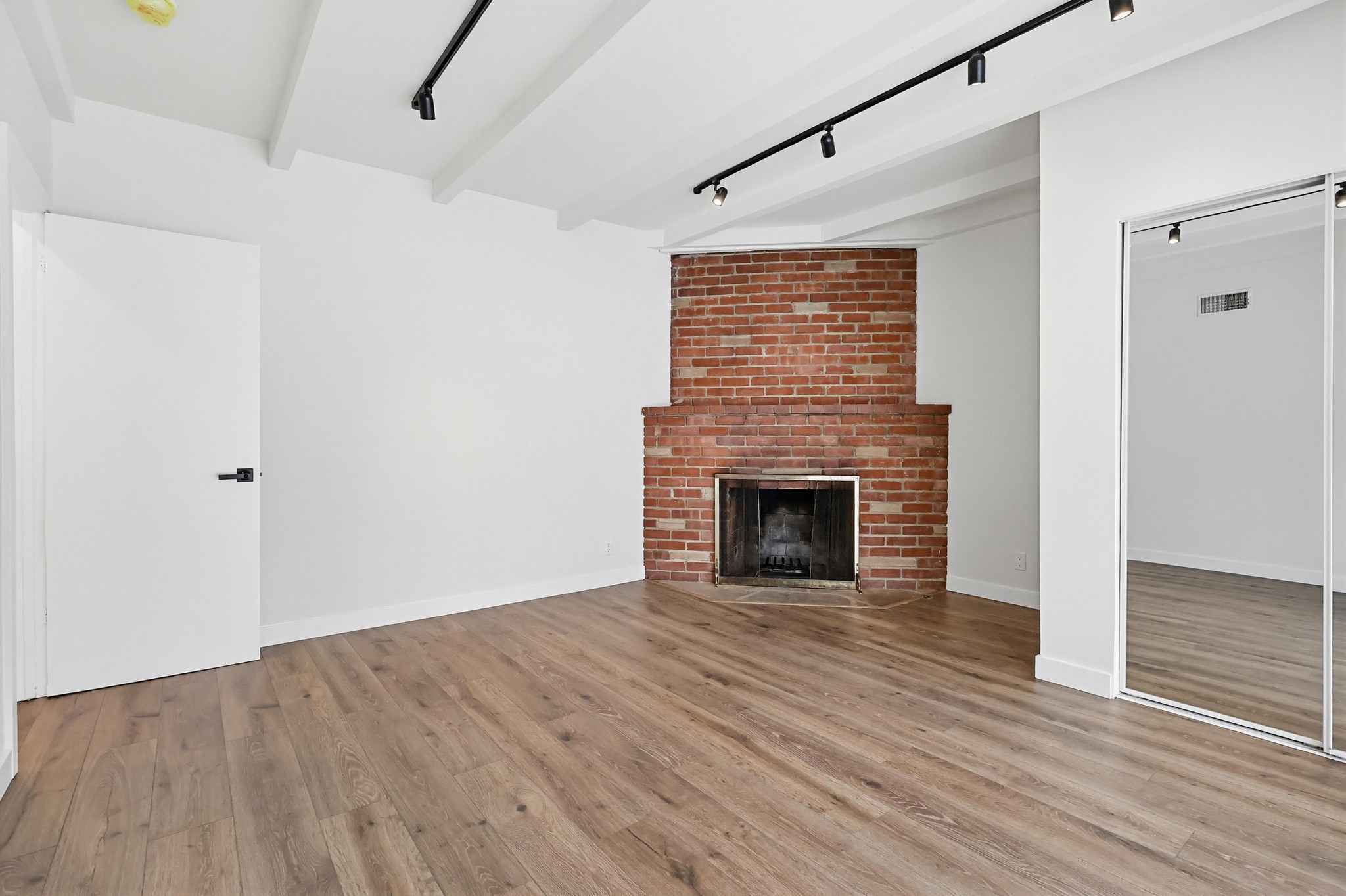 Virtual tour photo 51 of 62 for 5225 Babcock Ave