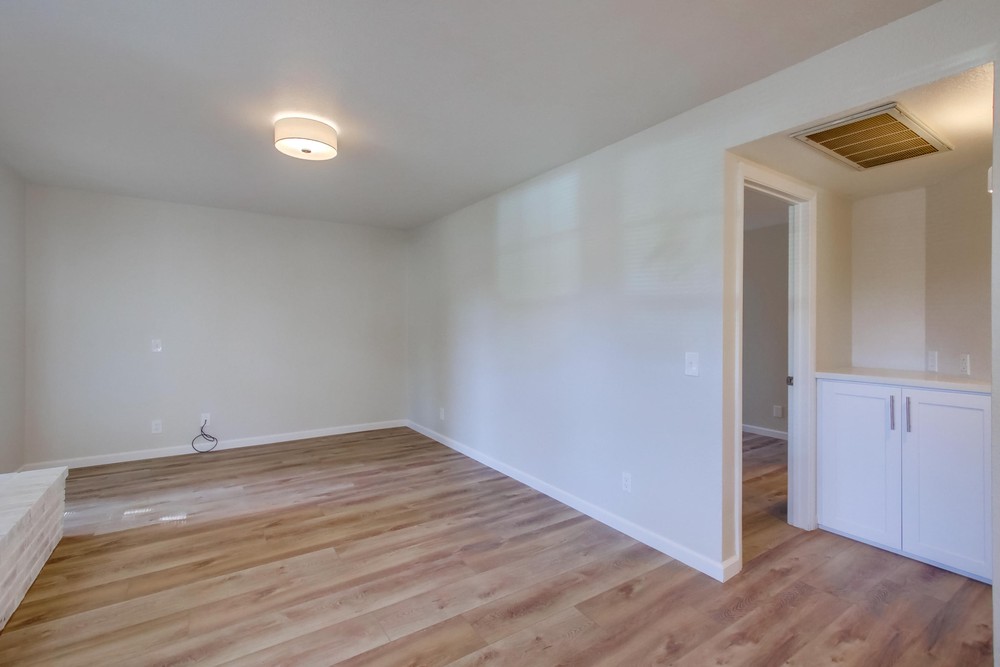 Virtual tour photo 7 of 34 for 5228 Cass St #1