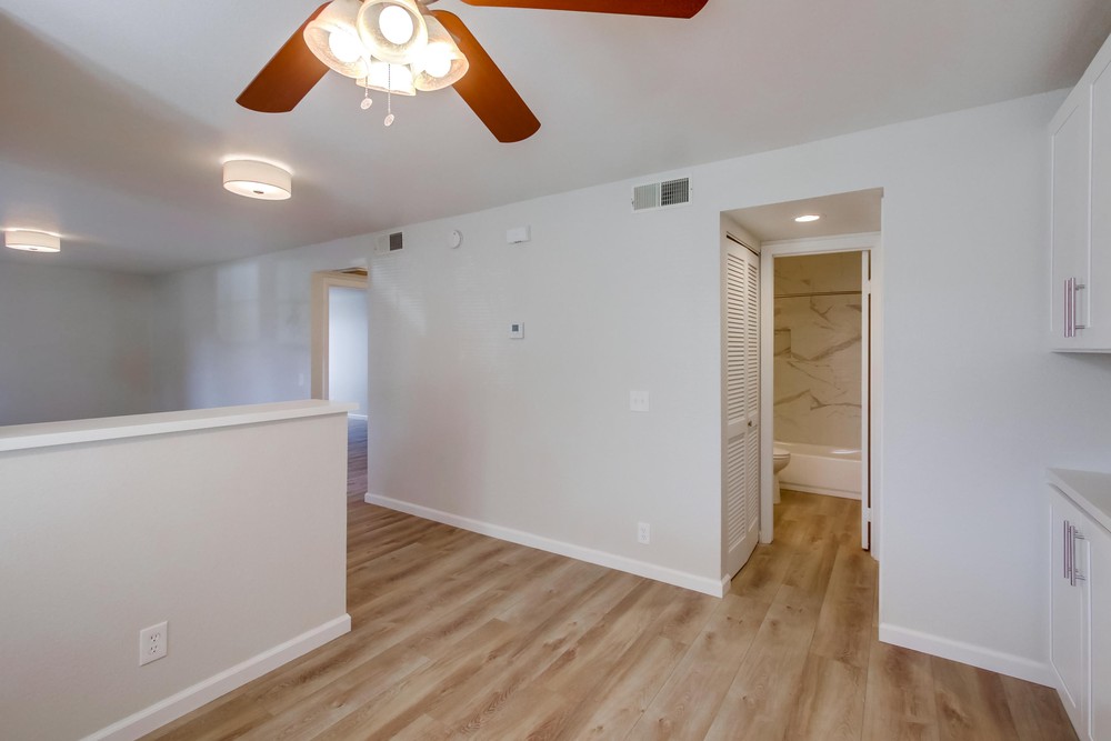 Virtual tour photo 12 of 34 for 5228 Cass St #1