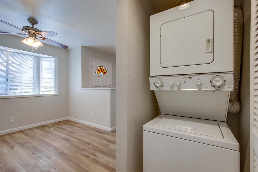 Virtual tour photo 17 of 34 for 5228 Cass St #1
