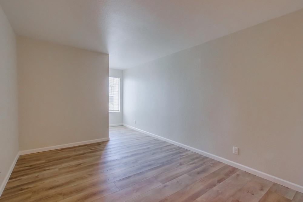 Virtual tour photo 21 of 34 for 5228 Cass St #1