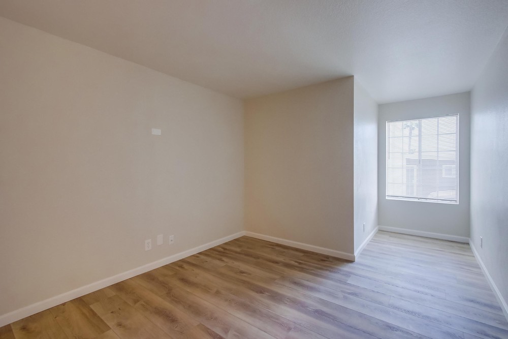 Virtual tour photo 22 of 34 for 5228 Cass St #1