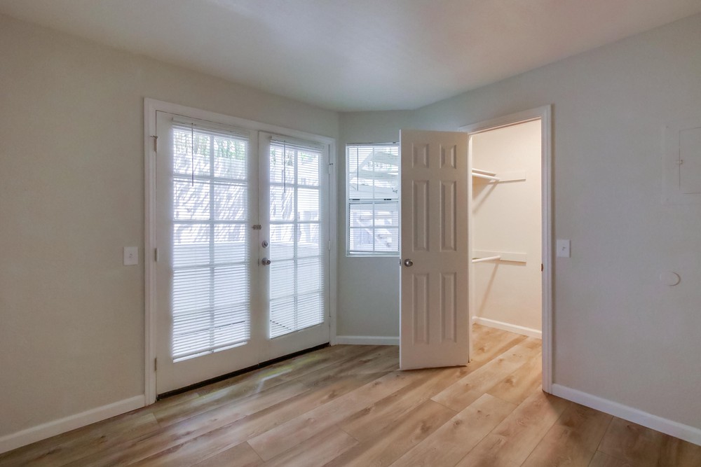 Virtual tour photo 30 of 34 for 5228 Cass St #1