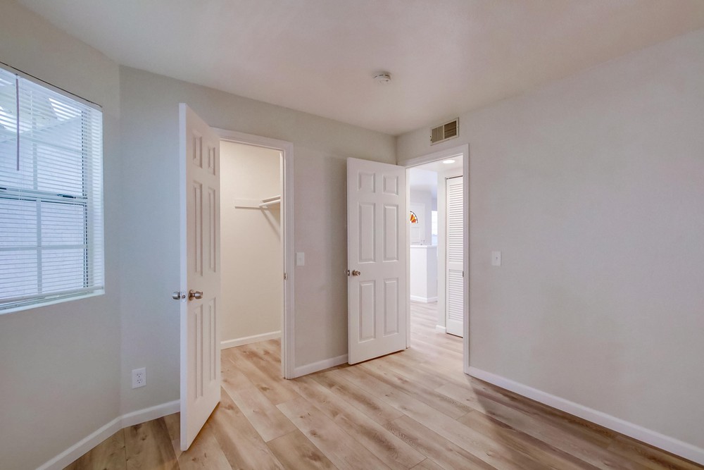 Virtual tour photo 31 of 34 for 5228 Cass St #1