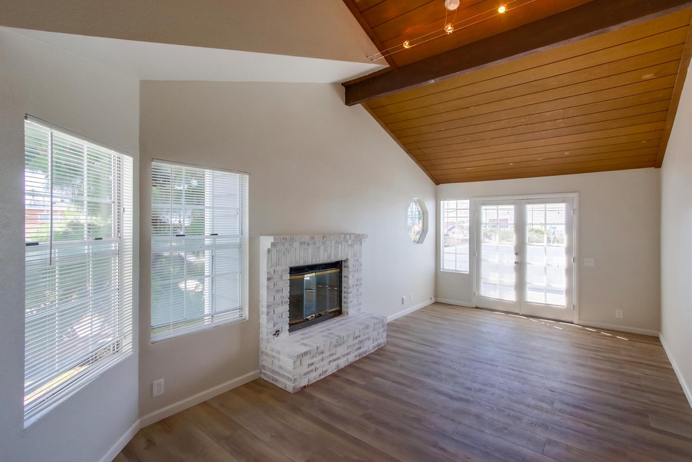 Virtual tour photo 7 of 38 for 5228 Cass St #3