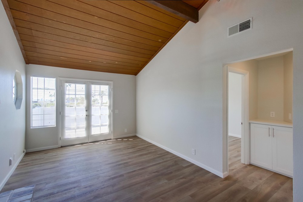 Virtual tour photo 10 of 38 for 5228 Cass St #3