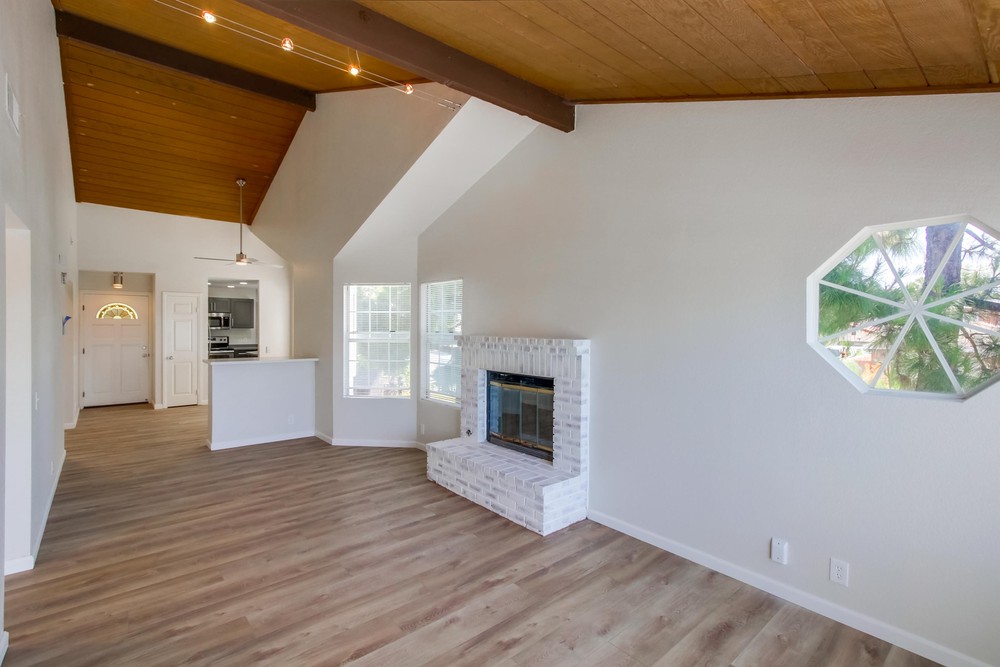 Virtual tour photo 11 of 38 for 5228 Cass St #3