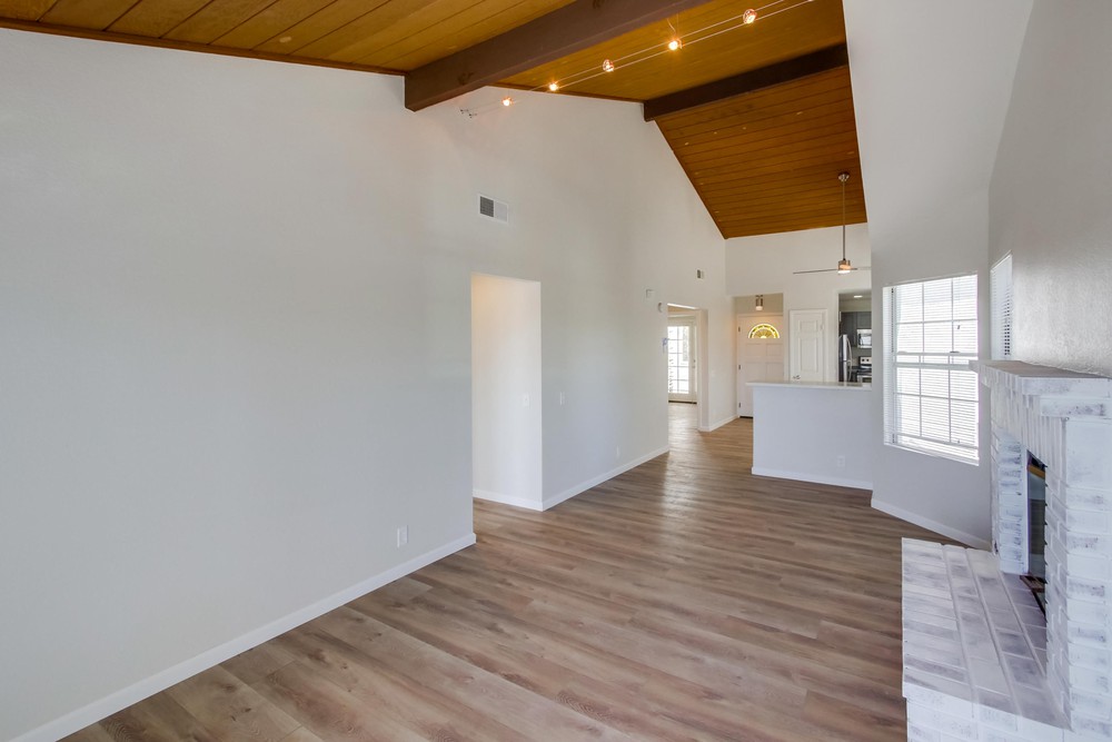 Virtual tour photo 12 of 38 for 5228 Cass St #3