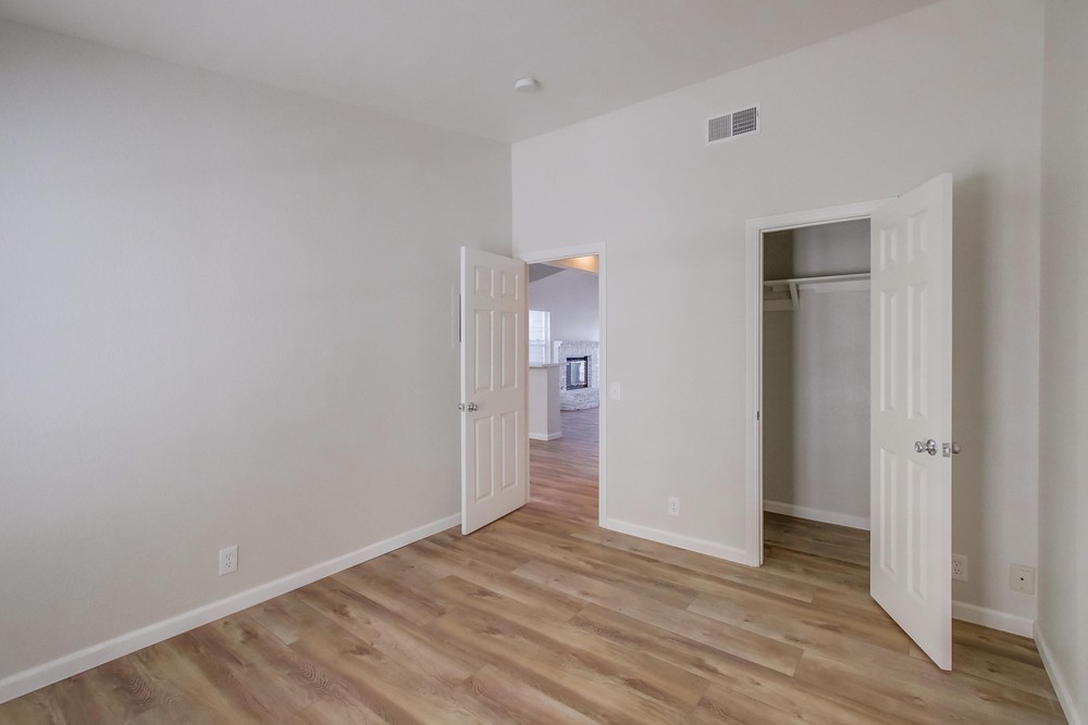 Virtual tour photo 31 of 38 for 5228 Cass St #3